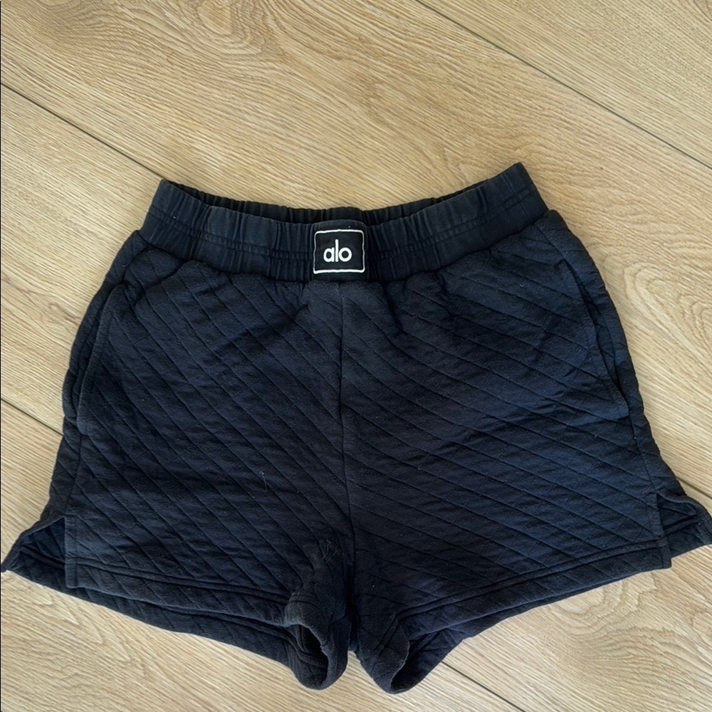 ALO Yoga Women's Black Quilted Shorts